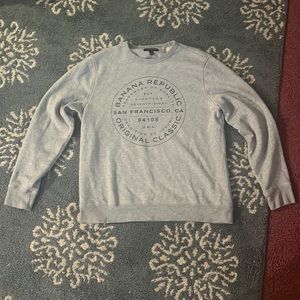 Banana republic grey sweater. Size large. Great condition.